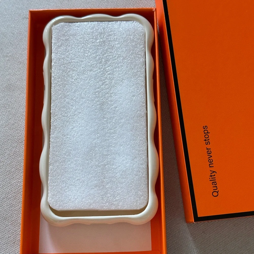Nib iPhone 14 Pro 3D Heart Patch Phone Case
